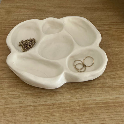 Make a thick jewellery dish out of air-dry clay