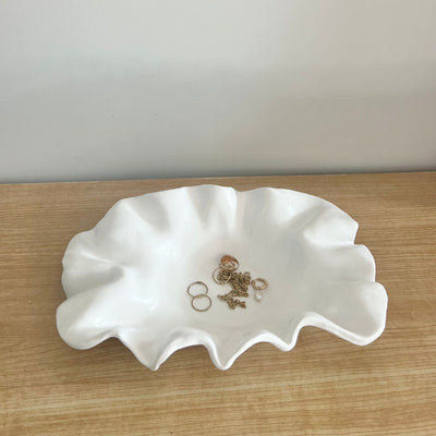 Rose wavy dish out of air-dry clay